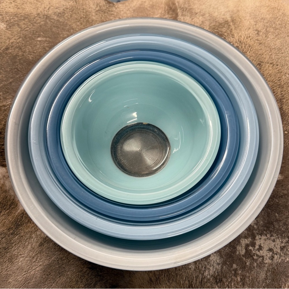 Vintage “Blue Rainbow” Nesting Bowls by PYREX